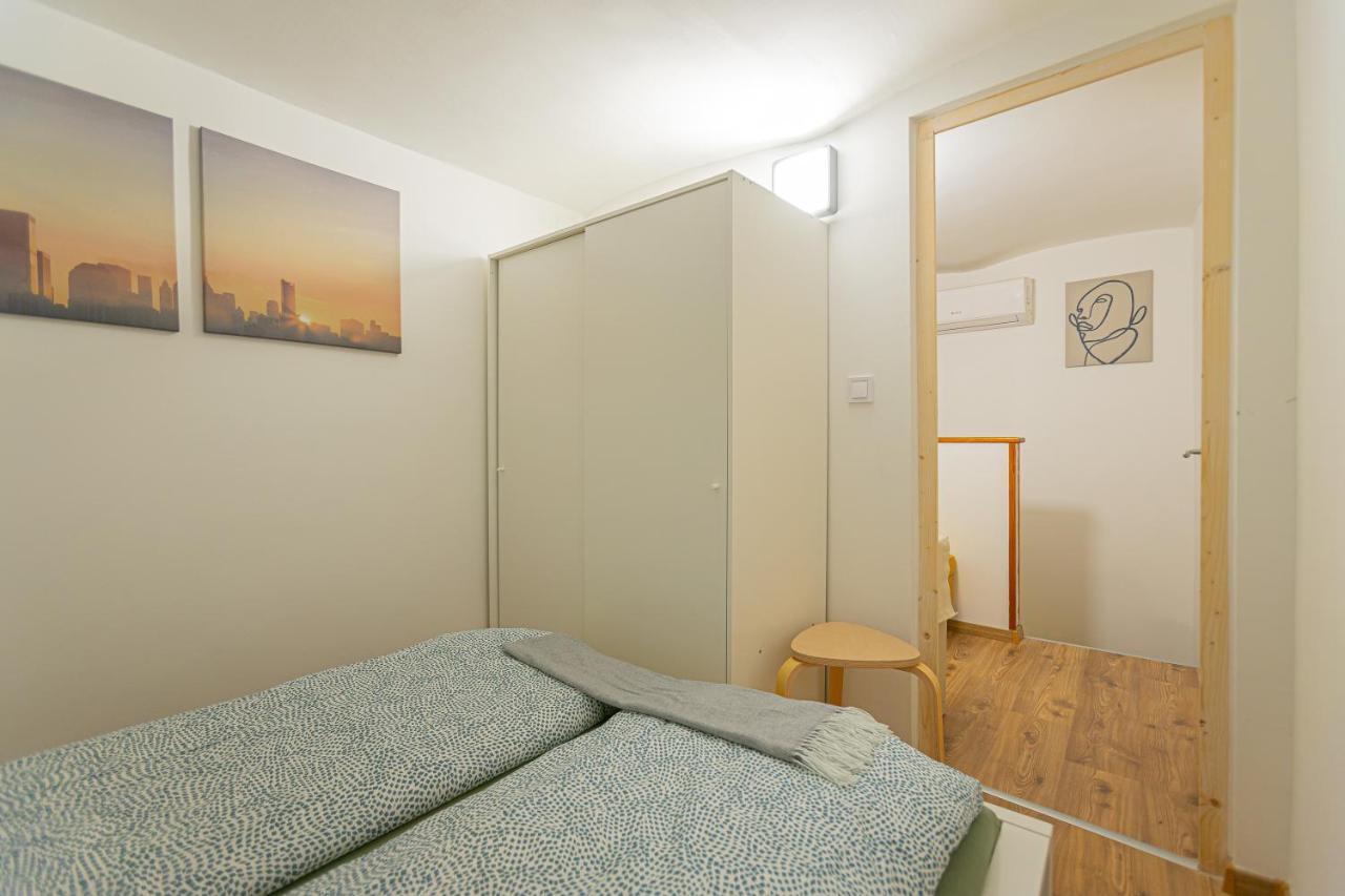 2 Bedroom Apartment In The Dob Street, Emerald Budapest Ngoại thất bức ảnh