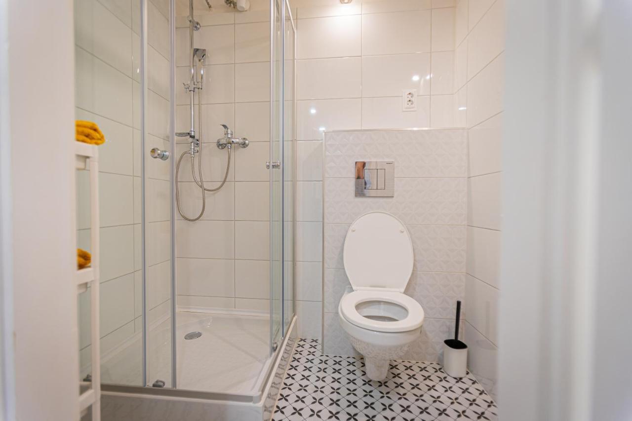 2 Bedroom Apartment In The Dob Street, Emerald Budapest Ngoại thất bức ảnh